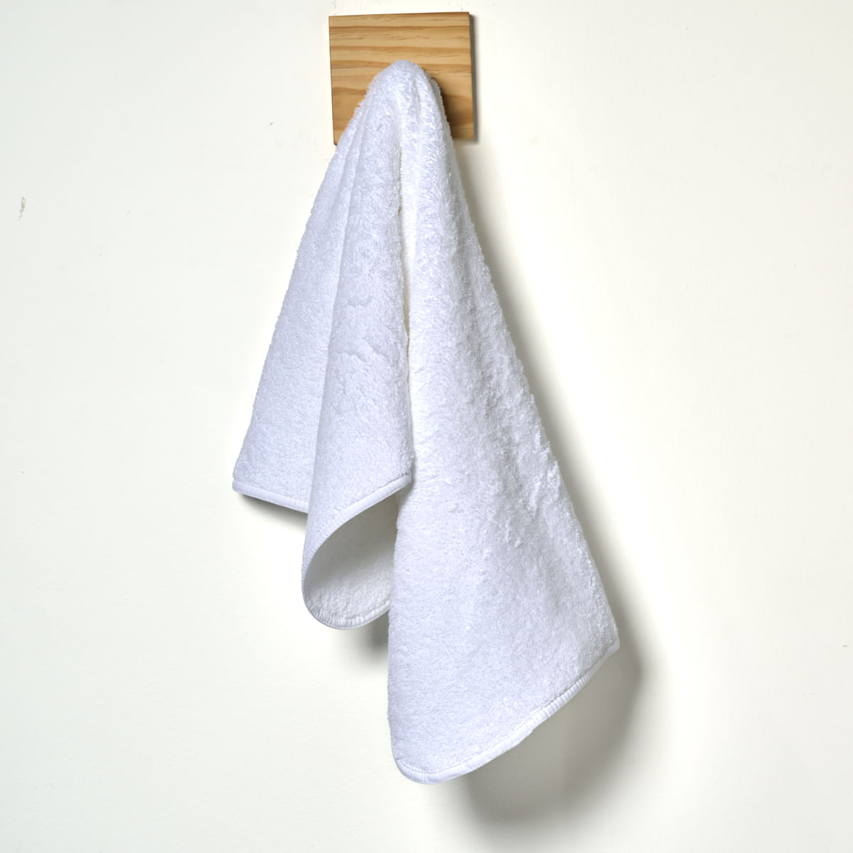 08 02 0021 Toalha rosto Lisboa Portuguesa Branco 001